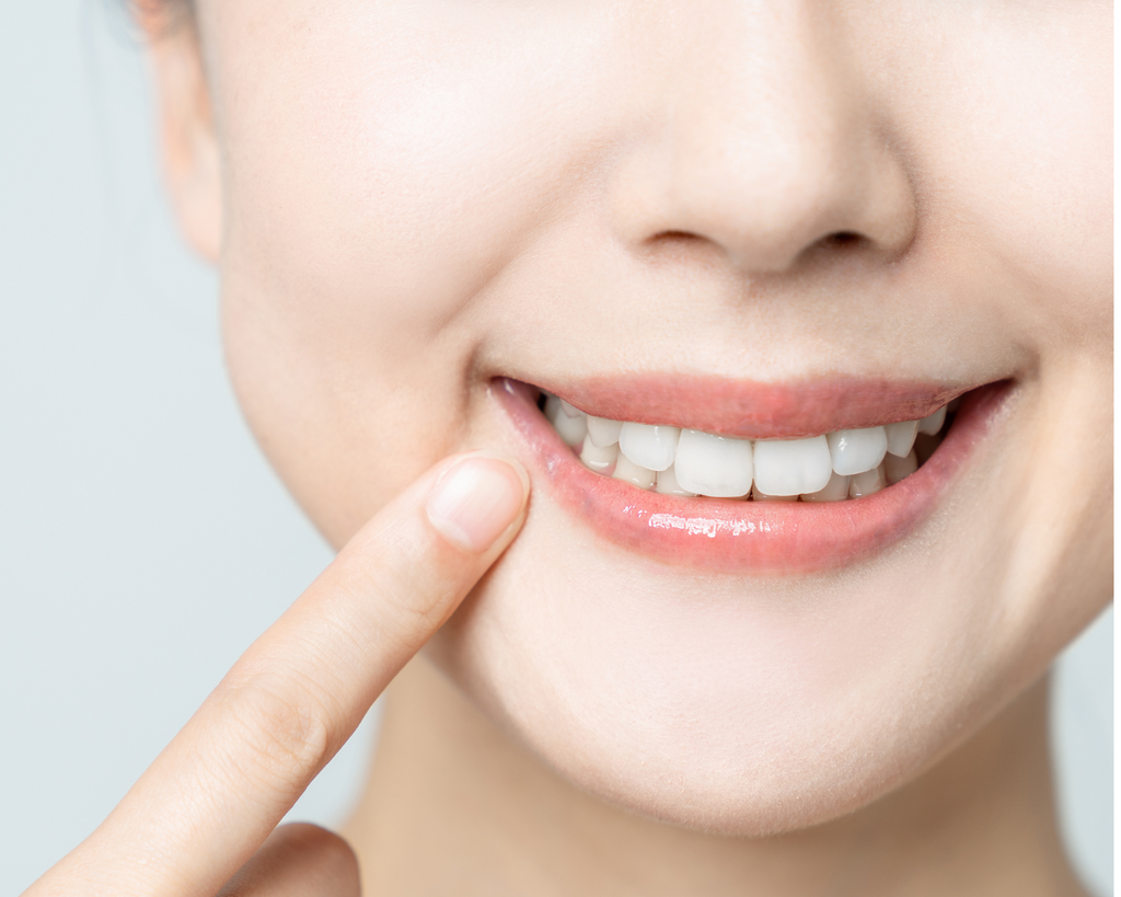How to whiten your teeth naturally?